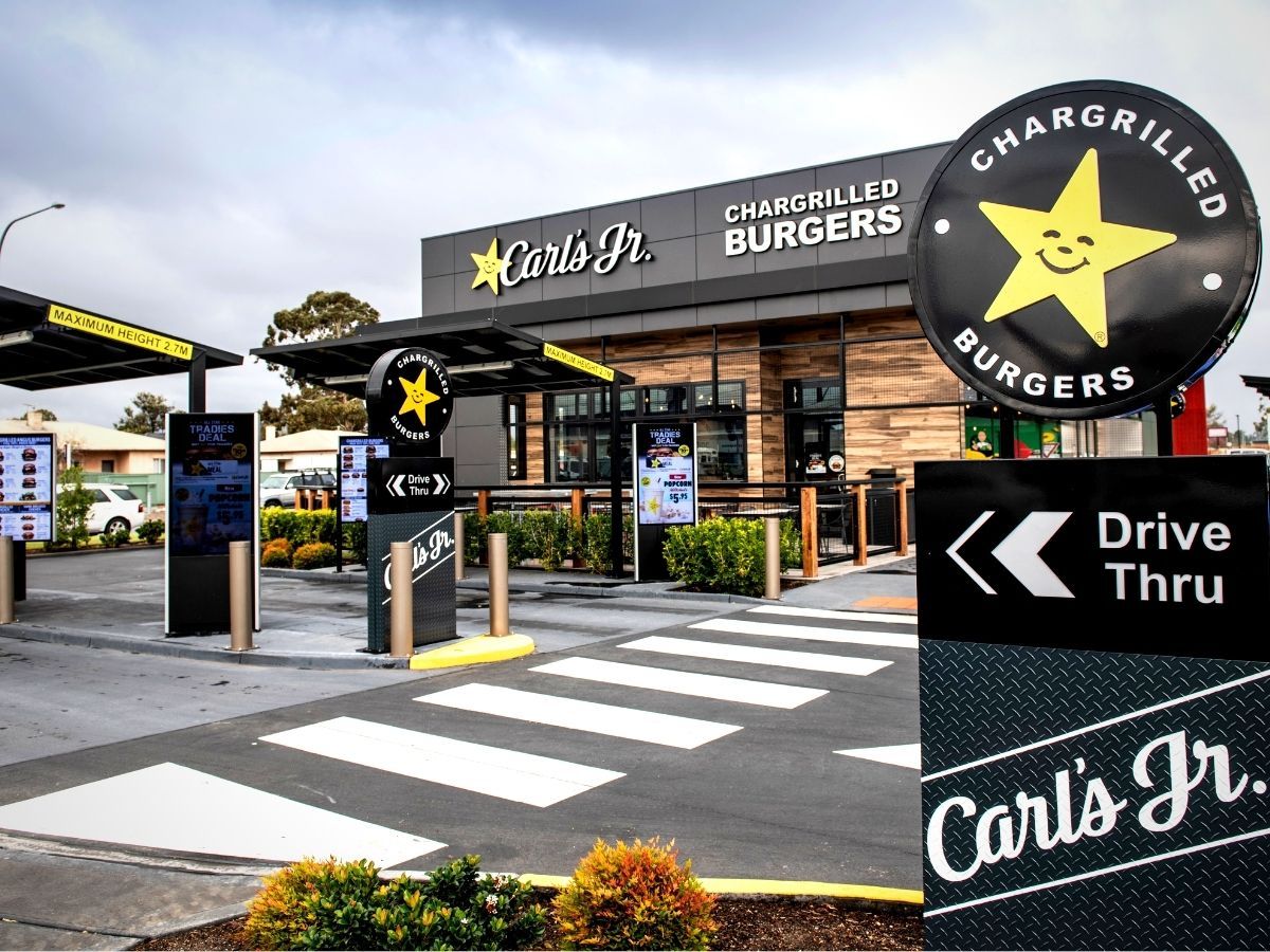 Carl's Jr. signs new franchise agreement