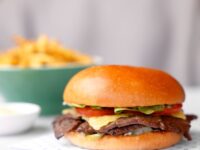Motto Motto adds burgers to its menu