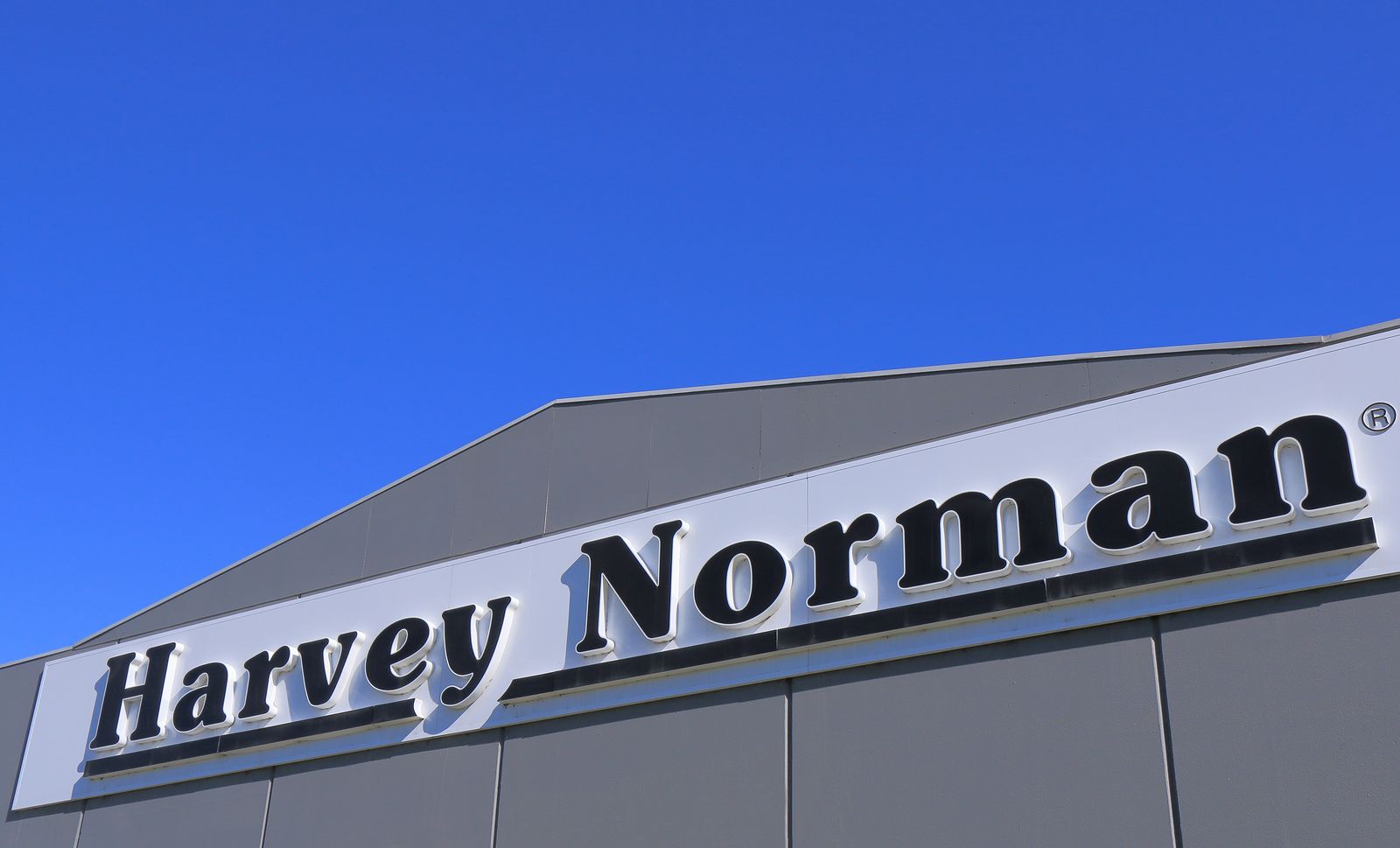 Harvey Norman profits