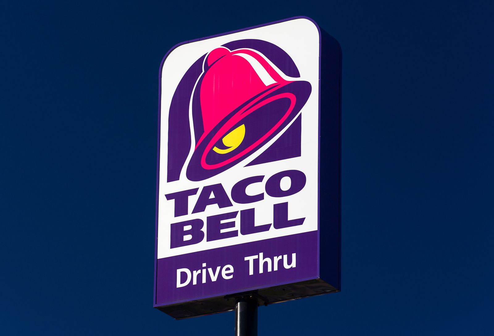 maryland-police-search-for-taco-bell-customer-who-plowed-car-into