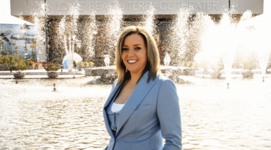 Susana Hands selling franchises